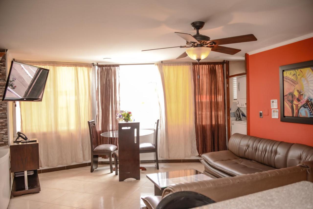Calle 10 Suites Medellín Esterno foto