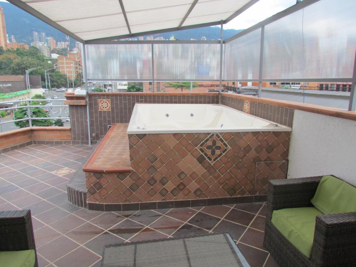 Calle 10 Suites Medellín Esterno foto